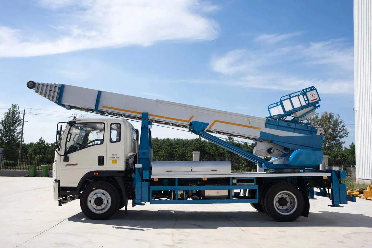 铜陵郊区云梯上料车租赁费用